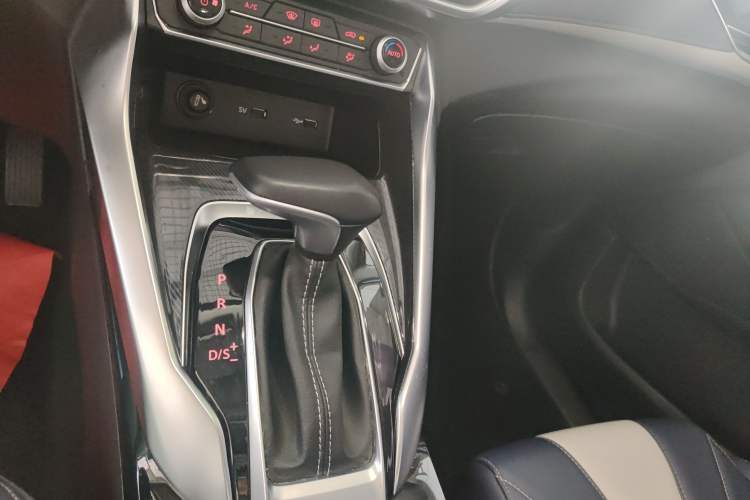 Used SAIC MAXUS G50 2019 1.5T Automatic Luxury Edition China VI Standard Gear Lever