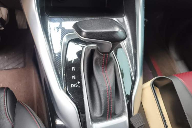 Used SAIC MAXUS G50 2019 1.5T First Edition Automatic Luxury Version 6 Seats Gear Lever