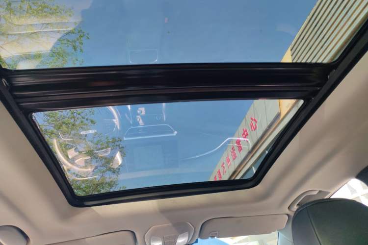 Used SAIC MAXUS G50 2019 1.5T Automatic Luxury Edition China VI Standard Headliner