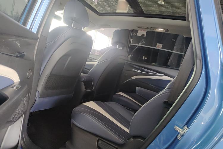 Used SAIC MAXUS G50 2019 1.5T Automatic Luxury Edition China VI Standard Interior 4