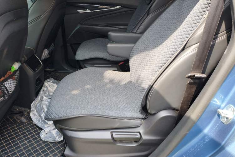 Used SAIC MAXUS G50 2019 1.5T First Edition Automatic Luxury Version 6 Seats Left Rear Seat