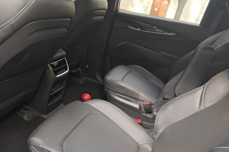 Used SAIC MAXUS G50 2019 1.5T First Edition Automatic Luxury Version 7 Seats Left Rear Seat
