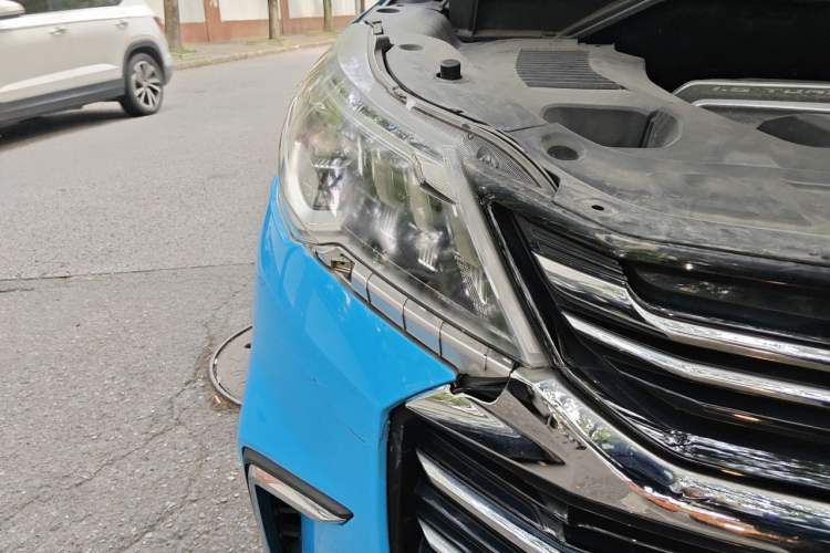 Used SAIC MAXUS G50 2019 1.5T First Edition Automatic Luxury Version 7 Seats Right Front Headlight