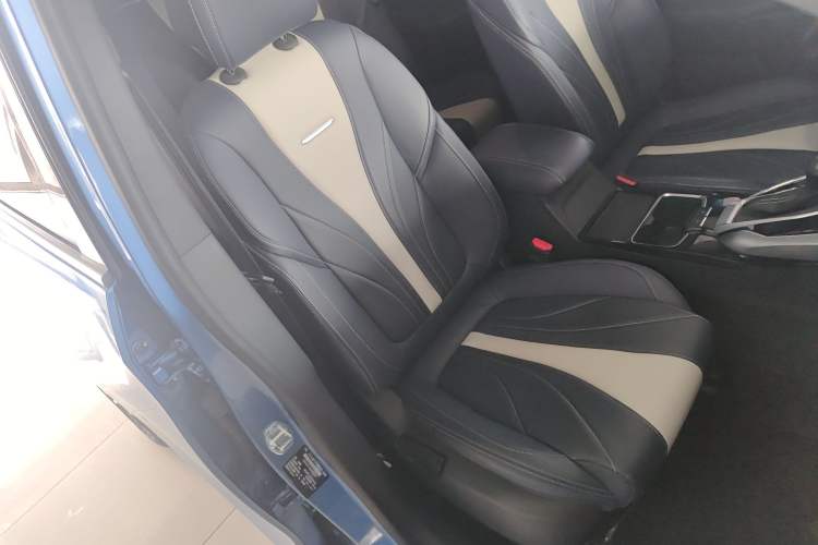 Used SAIC MAXUS G50 2019 1.5T Automatic Luxury Edition China VI Standard Right Front Seat