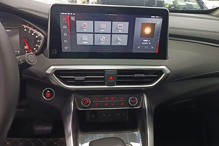 Used SAIC MAXUS G50 2019 1.5T First Edition Automatic Luxury Version 6 Seats Audio And AC Panel