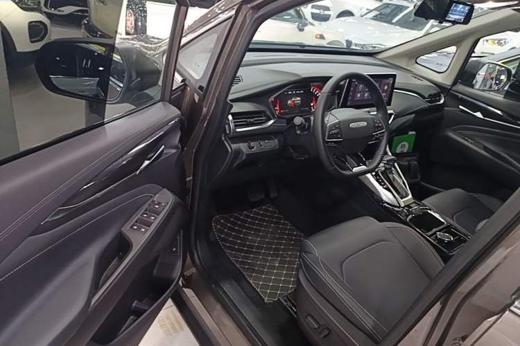 Used SAIC MAXUS G50 2019 1.5T First Edition Automatic Luxury Version 6 Seats Driver Seat