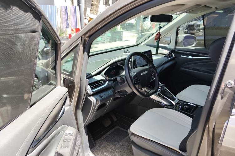 Used SAIC MAXUS G50 2019 1.5T First Edition Automatic Luxury Version 6 Seats Driver Seat
