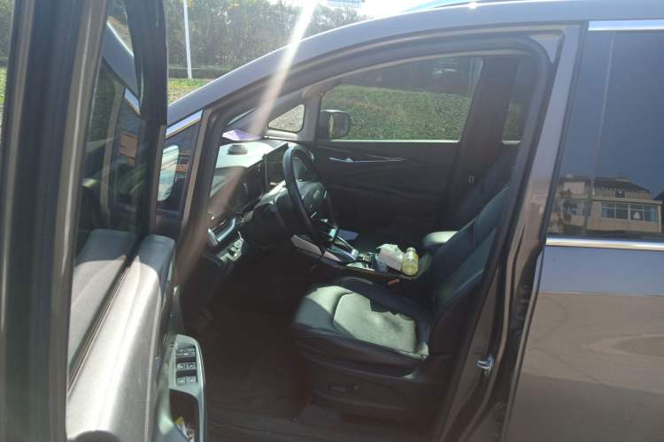 Used SAIC MAXUS G50 2019 1.5T Automatic Luxury Edition China VI Standard Driver Seat