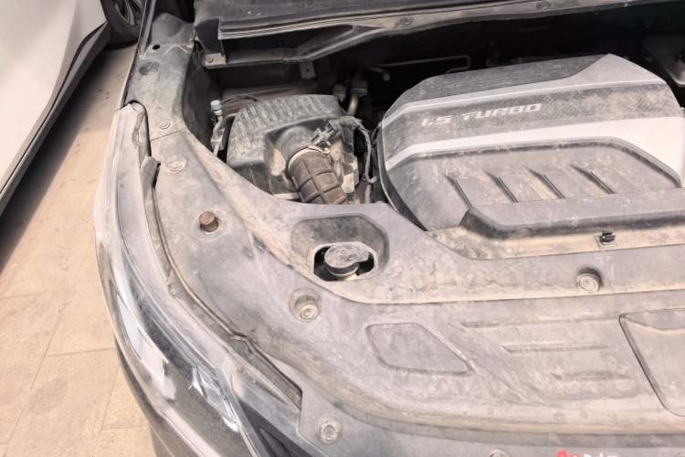 Used SAIC MAXUS G50 2019 1.5T Automatic Elite Edition China VI Standard Engine Bay Right