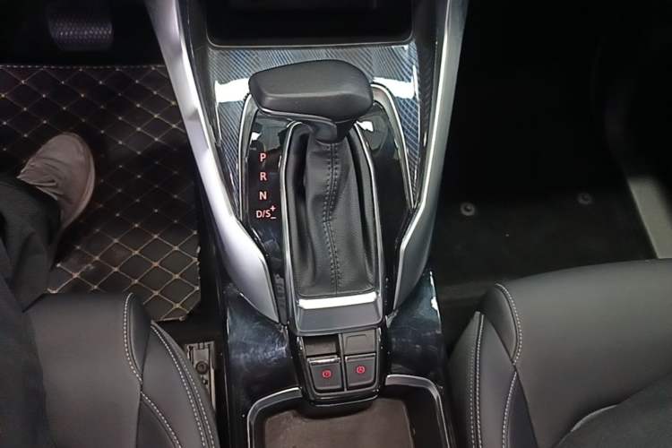 Used SAIC MAXUS G50 2019 1.5T First Edition Automatic Luxury Version 6 Seats Gear Lever