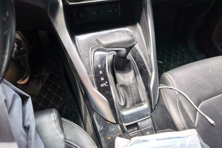 Used SAIC MAXUS G50 2019 1.5T Automatic Elite Edition China VI Standard Gear Lever