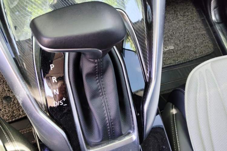 Used SAIC MAXUS G50 2019 1.5T First Edition Automatic Luxury Version 6 Seats Gear Lever