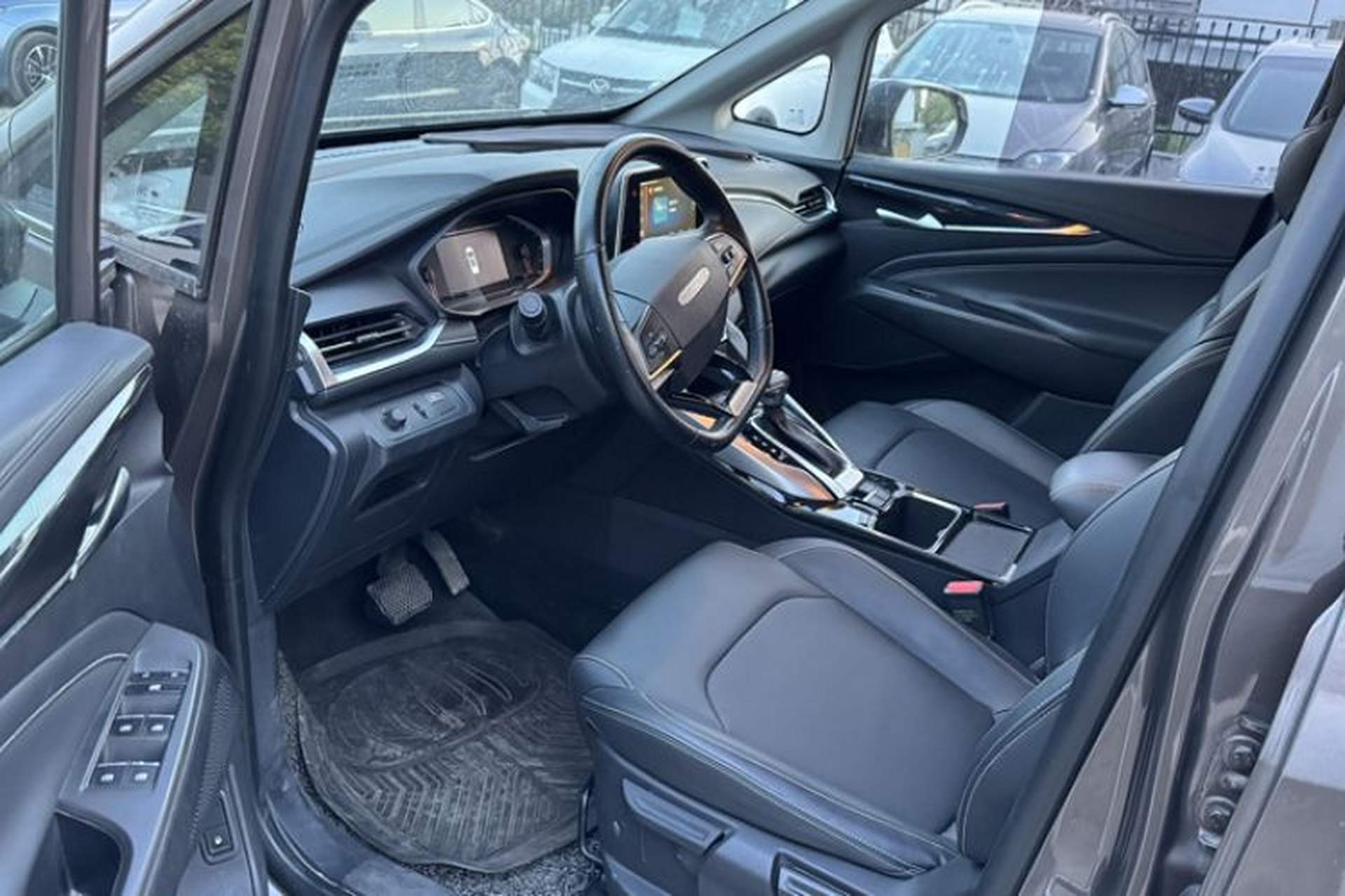 Used SAIC MAXUS G50 2019 1.5T Automatic Elite Edition China VI Standard Interior 4