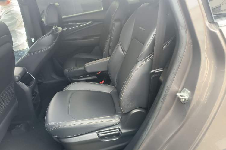 Used SAIC MAXUS G50 2019 1.5T Automatic Luxury Edition China V Standard Interior 4