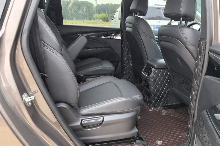 Used SAIC MAXUS G50 2019 1.5T Automatic Luxury Edition China VI Standard Interior 5