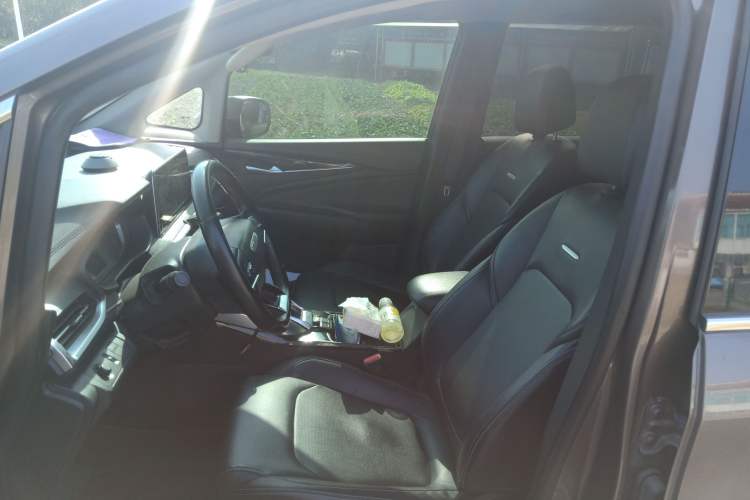 Used SAIC MAXUS G50 2019 1.5T Automatic Luxury Edition China VI Standard Left Front Seat