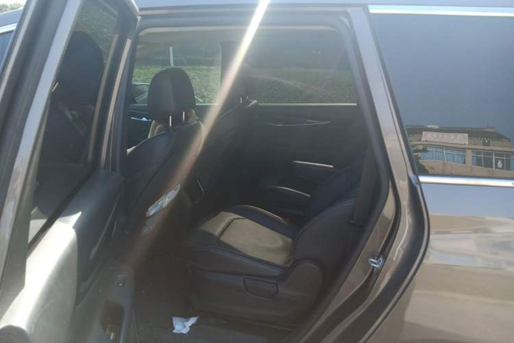 Used SAIC MAXUS G50 2019 1.5T Automatic Luxury Edition China VI Standard Left Rear Seat