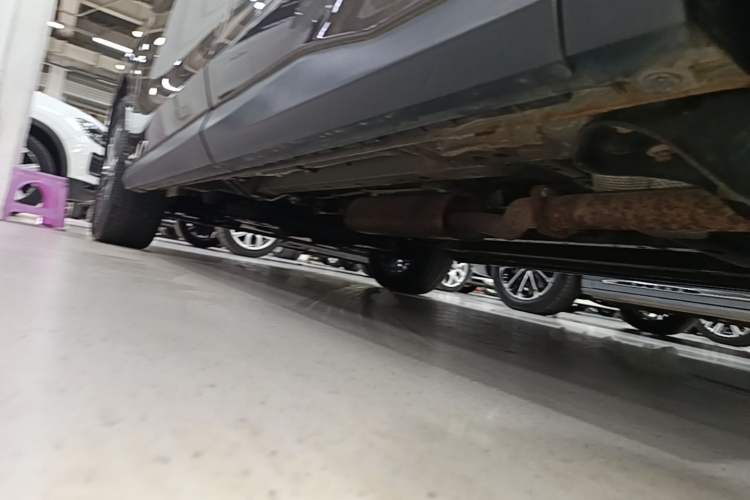 Used SAIC MAXUS G50 2019 1.5T First Edition Automatic Luxury Version 6 Seats Left Side Sill
