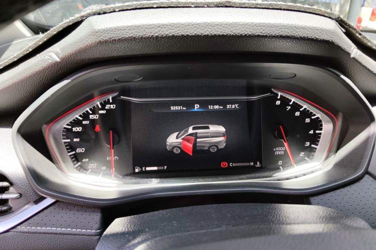 Used SAIC MAXUS G50 2019 1.5T First Edition Automatic Luxury Version 6 Seats Odometer Close Up