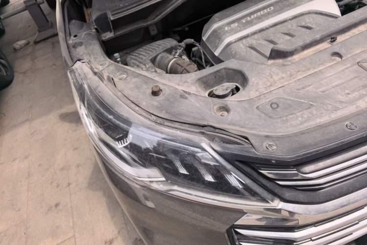 Used SAIC MAXUS G50 2019 1.5T Automatic Elite Edition China VI Standard Right Front Headlight