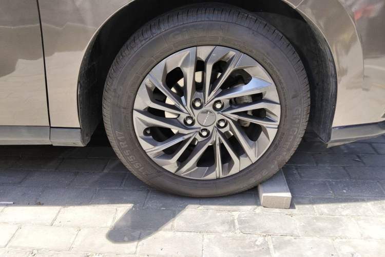 Used SAIC MAXUS G50 2019 1.5T First Edition Automatic Luxury Version 6 Seats Right Front Wheel Hub