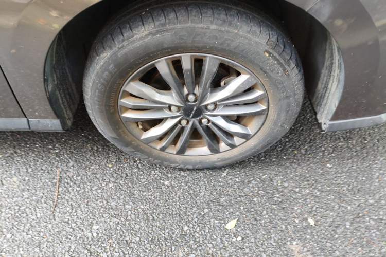 Used SAIC MAXUS G50 2019 1.5T Automatic Elite Edition China VI Standard Right Front Wheel Hub
