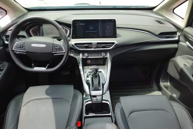 Used SAIC MAXUS G50 2019 1.5T Automatic Luxury Edition China V Standard Center Console
