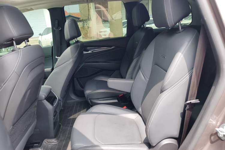 Used SAIC MAXUS G50 2019 1.5T Automatic Luxury Edition China V Standard Left Rear Seat