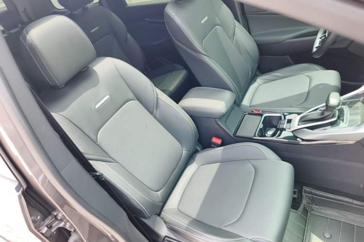 Used SAIC MAXUS G50 2019 1.5T Automatic Luxury Edition China V Standard Right Front Seat