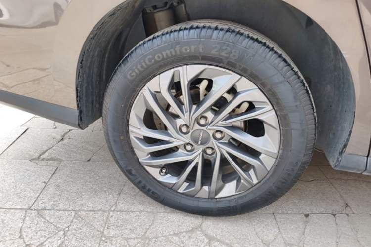 Used SAIC MAXUS G50 2019 1.5T Automatic Luxury Edition China V Standard Right Rear Wheel Hub