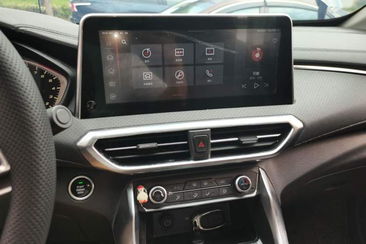 Used SAIC MAXUS G50 2019 1.5T Automatic Luxury Edition China VI Standard Audio And AC Panel