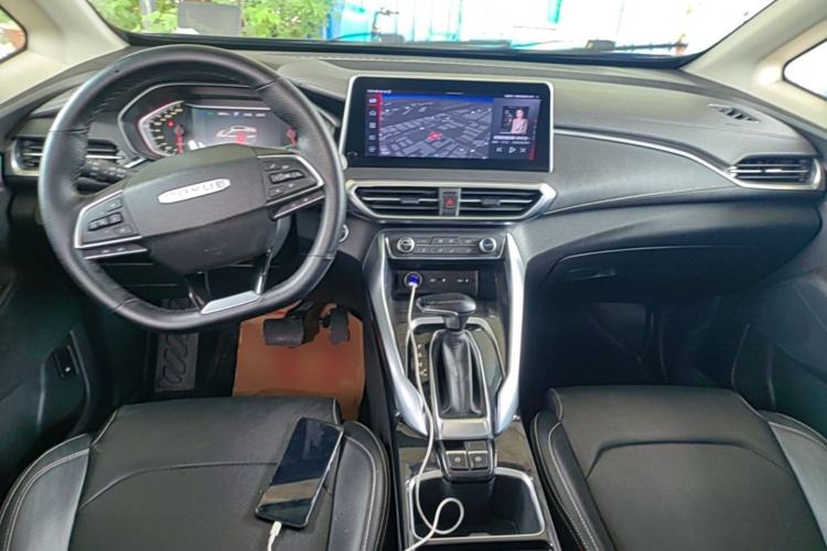 Used SAIC MAXUS G50 2019 1.5T Automatic Luxury Edition China VI Standard Center Console