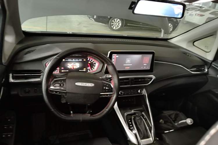 Used SAIC MAXUS G50 2019 1.5T Automatic Elite Edition China V Standard Center Console