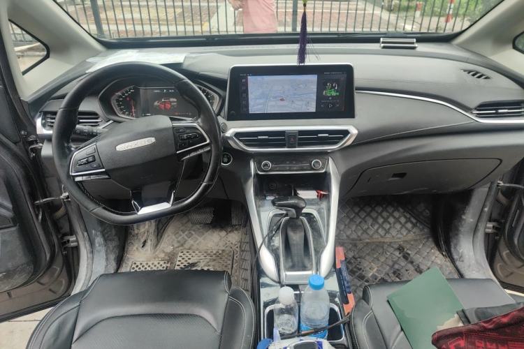 Used SAIC MAXUS G50 2019 1.5T Automatic Luxury Edition China V Standard Center Console