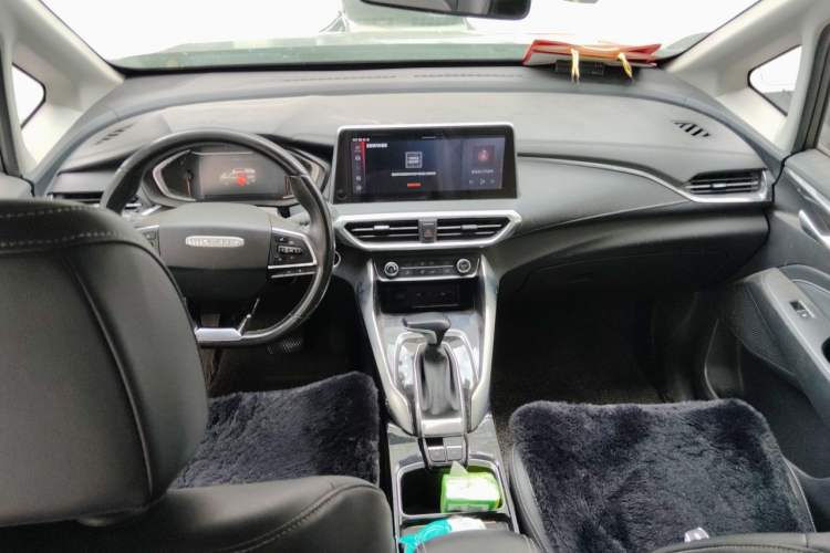 Used SAIC MAXUS G50 2019 1.5T Automatic Luxury Edition China V Standard Center Console