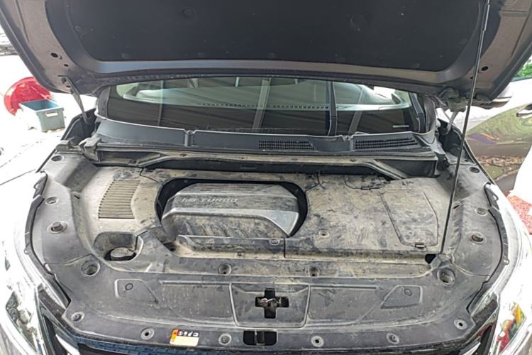 Used SAIC MAXUS G50 2019 1.5T Automatic Luxury Edition China VI Standard Engine Bay