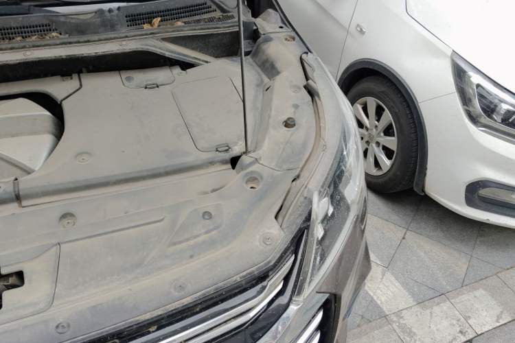 Used SAIC MAXUS G50 2019 1.5T Automatic Luxury Edition China V Standard Engine Bay Left