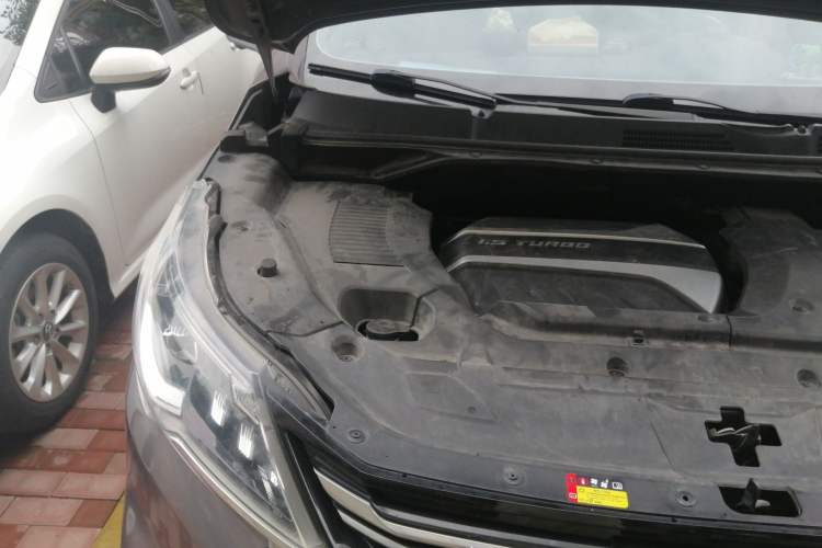 Used SAIC MAXUS G50 2019 1.5T Automatic Luxury Edition China VI Standard Engine Bay Right