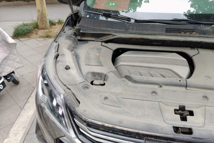 Used SAIC MAXUS G50 2019 1.5T Automatic Luxury Edition China V Standard Engine Bay Right