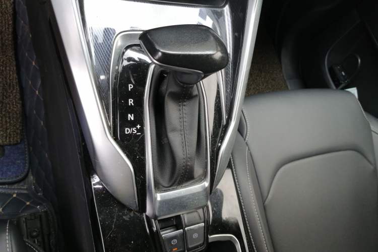 Used SAIC MAXUS G50 2019 1.5T Automatic Luxury Edition China VI Standard Gear Lever