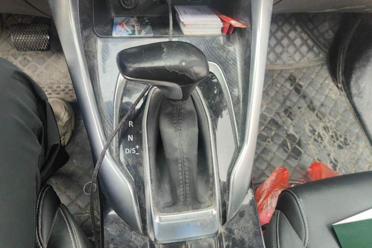 Used SAIC MAXUS G50 2019 1.5T Automatic Luxury Edition China V Standard Gear Lever