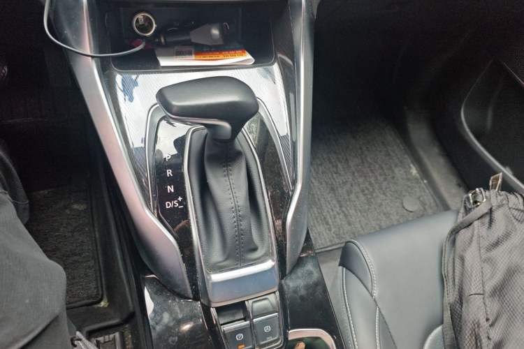 Used SAIC MAXUS G50 2019 1.5T First Edition Automatic Luxury Version 6 Seats Gear Lever