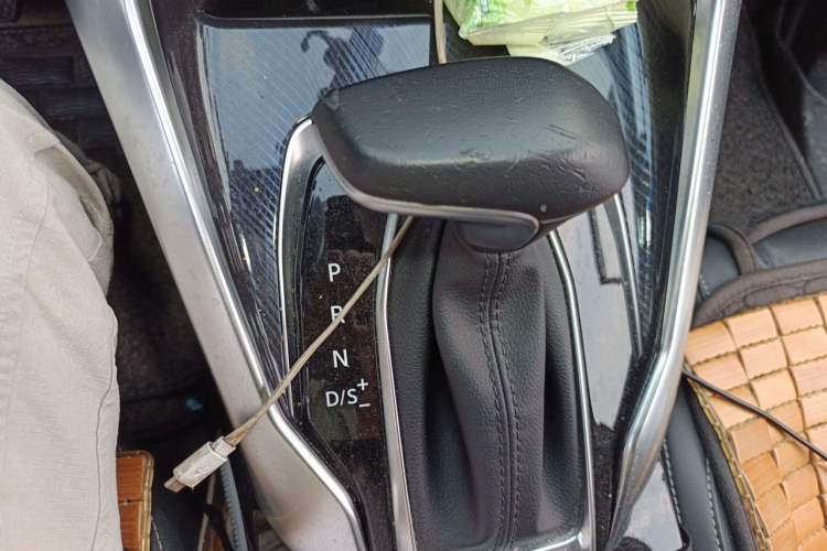Used SAIC MAXUS G50 2019 1.5T First Edition Automatic Luxury Version 7 Seats Gear Lever