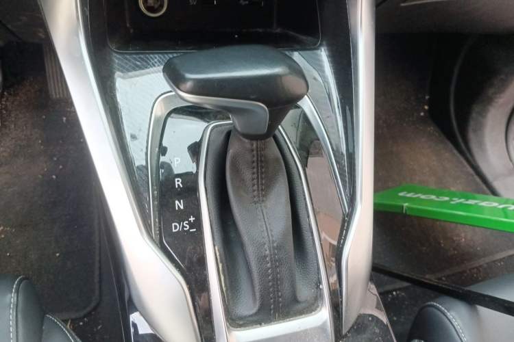 Used SAIC MAXUS G50 2019 1.5T First Edition Automatic Luxury Version 7 Seats Gear Lever