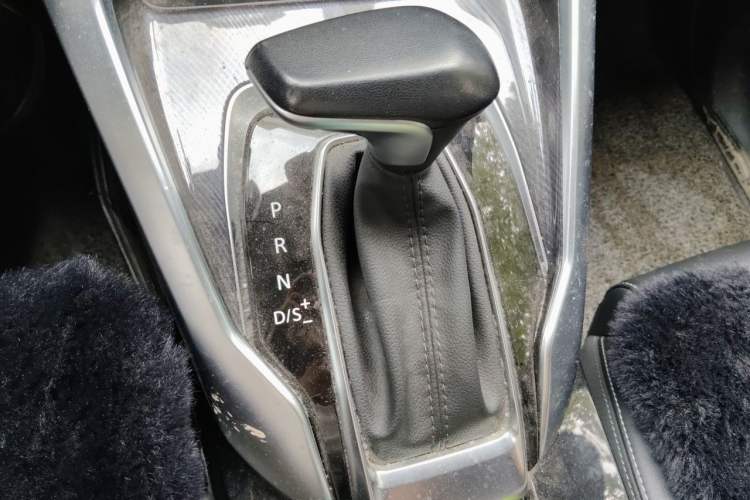 Used SAIC MAXUS G50 2019 1.5T Automatic Luxury Edition China V Standard Gear Lever