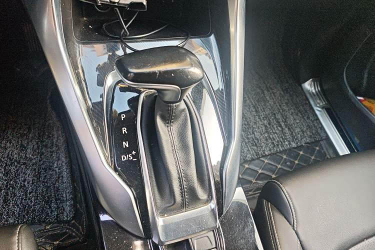 Used SAIC MAXUS G50 2019 1.5T Automatic Luxury Edition China VI Standard Gear Lever