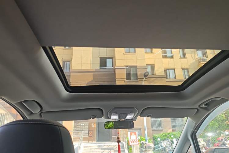 Used SAIC MAXUS G50 2019 1.5T Automatic Luxury Edition China VI Standard Headliner