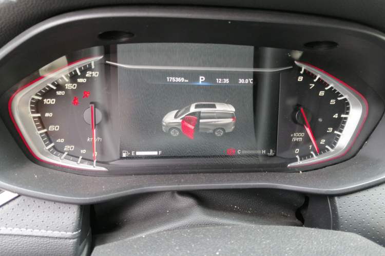 Used SAIC MAXUS G50 2019 1.5T Automatic Luxury Edition China VI Standard Instrument Cluster