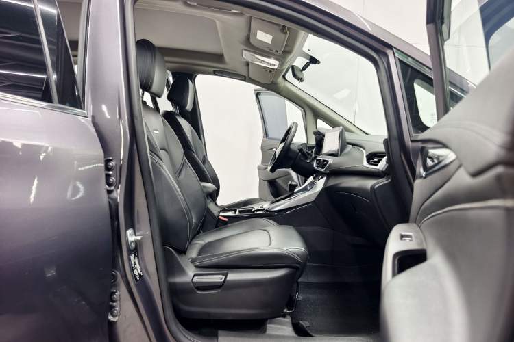 Used SAIC MAXUS G50 2019 1.5T Automatic Luxury Edition China VI Standard Interior 10