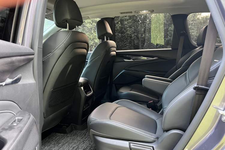 Used SAIC MAXUS G50 2019 1.5T First Edition Automatic Luxury Version 6 Seats Interior 2